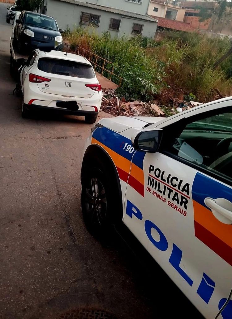 AÇÃO POLICIAL CONTÍNUA RESULTA NA LOCALIZAÇÃO DE CAMINHÃO ROUBADO EM PITANGUI E NA DETENÇÃO DE SUSPEITO EM NOVA SERRANA