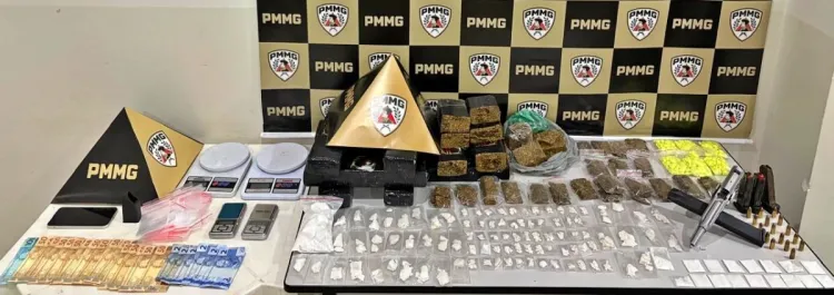 Polícia Militar apreende arma de uso restrito e grande quantidade de drogas após tentativa de homicídio.