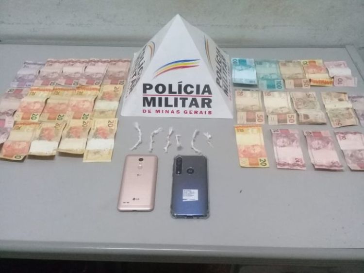 Polícia Militar apreende 21 pedras de crack com dupla de infratores no bairro Padre Libério