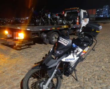 Polícia Militar realiza Operação "Cavalo de Aço" em Nova Serrana