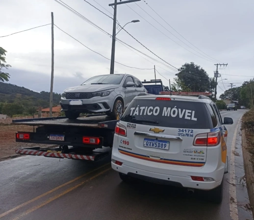 PM prende dois suspeitos por receptação e recupera veículo furtado na zona rural de Pará de Minas