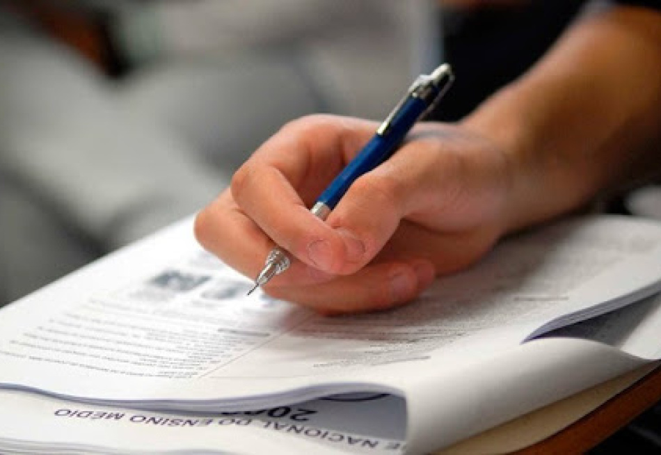 Enem registrou abstenção de 51% no primeiro dia das provas