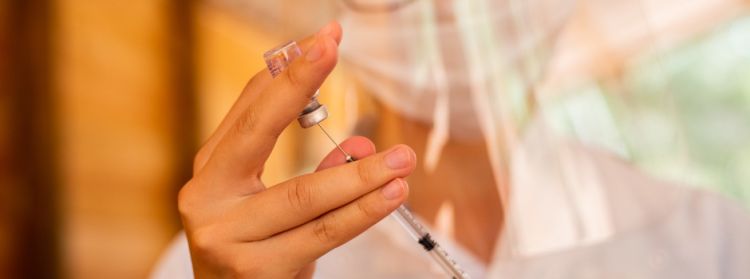 Mais de 700 mil doses de vacinas contra a Covid-19 chegam nesta sexta-feira em Minas Gerais