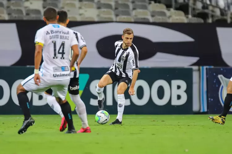 Para continuar sonhando com o título do Campeonato Brasileiro, Atlético enfrenta o Grêmio em Porto Alegre
