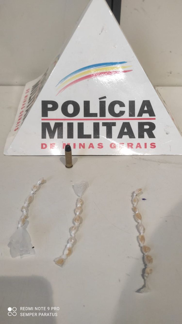 Polícia Militar prendeu em Divinópolis autor de tráfico de drogas durante operação policial