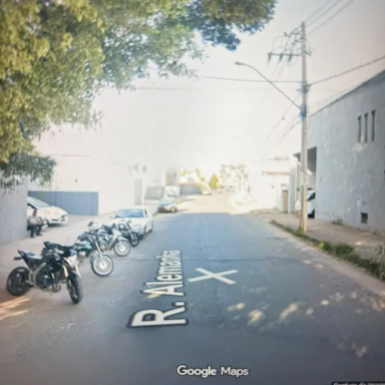 PM prende homem e apreende drogas em estabelecimento comercial na Rua Alemanha, em Pará de Minas