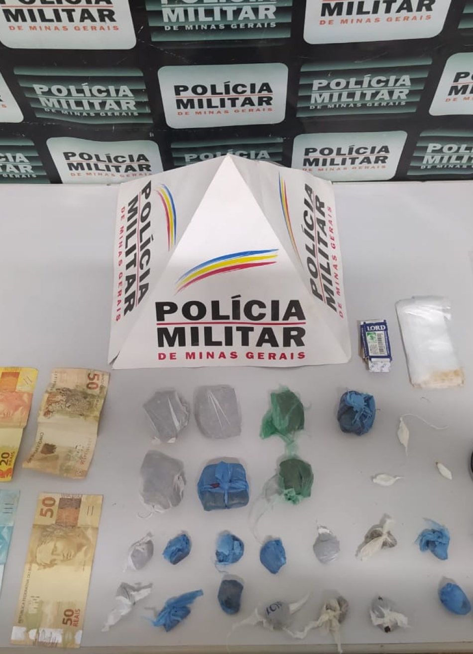 Adolescente é preso no bairro Santos Dumont com 17 buchas e sete tabletes de maconha e três papelotes de cocaína