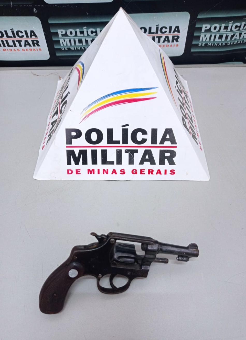 Homem é preso no bairro São Francisco por porte ilegal de arma de fogo