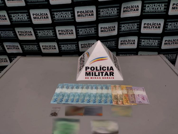 Trio é detido pela Polícia Militar em Papagaios por causa do tráfico de drogas