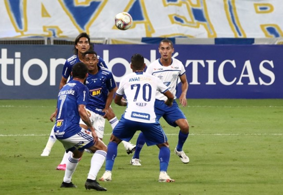 Resultados do sábado não ajudam e o Cruzeiro está de volta à zona de rebaixamento da Série B