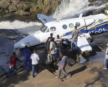 Cantora Marília Mendonça morre em queda de aeronave em Caratinga