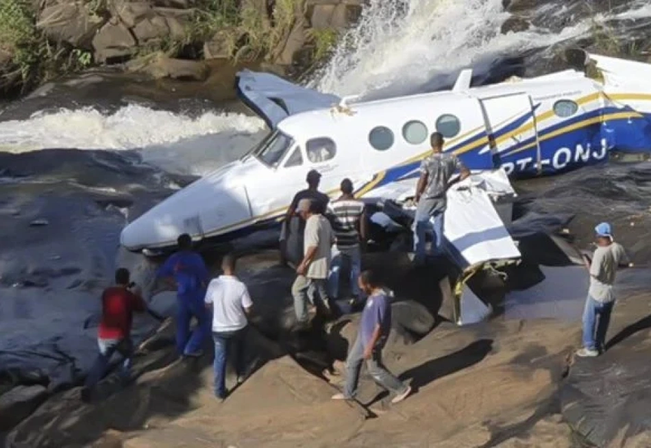 Cantora Marília Mendonça morre em queda de aeronave em Caratinga