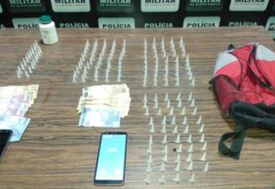 Dois homens foram presos em Pompéu com mais de 160 pinos de cocaína