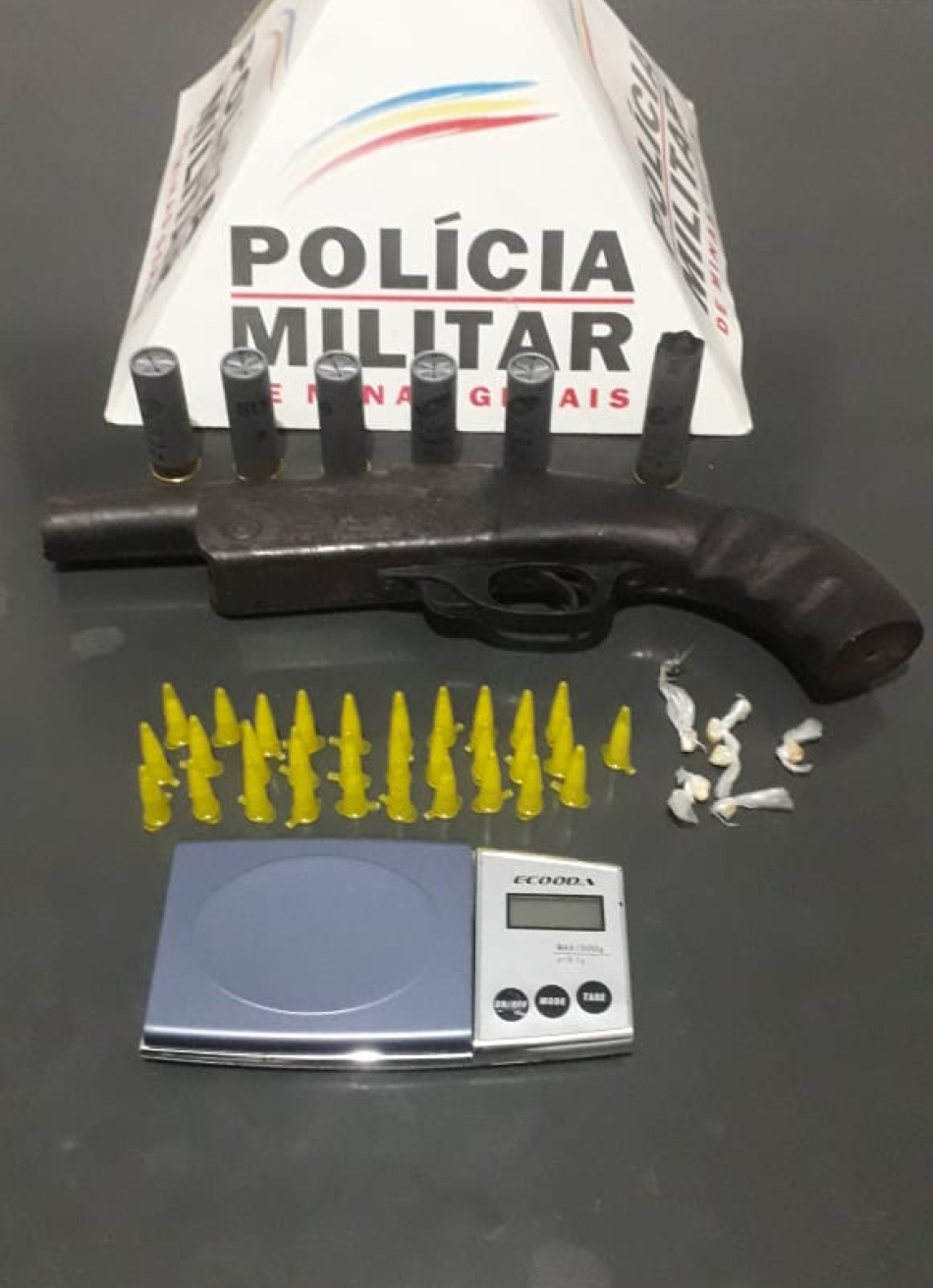 Casal é preso em Papagaios acusado de tráfico de drogas