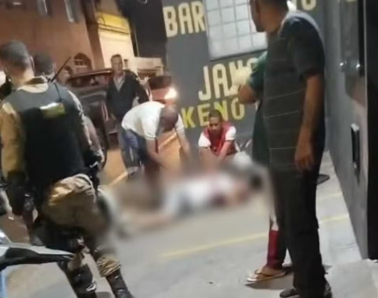 Homem é atingido por disparos em bar de Itaúna e morre no hospital