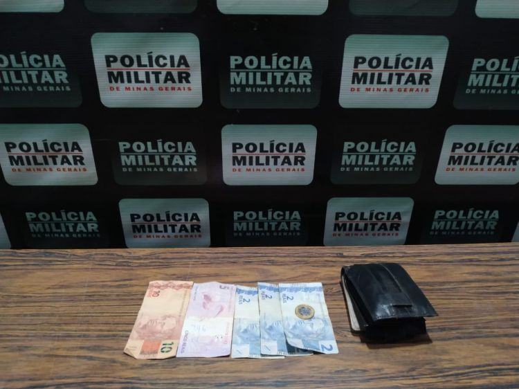 Após roubarem transeunte em Pompéu, três homens são presos pela Polícia Militar