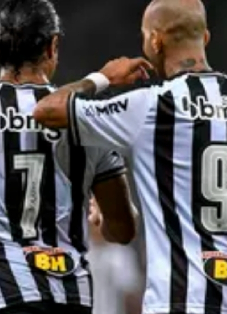 Atlético venceu o Uberlândia na estreia do atacante Hulk