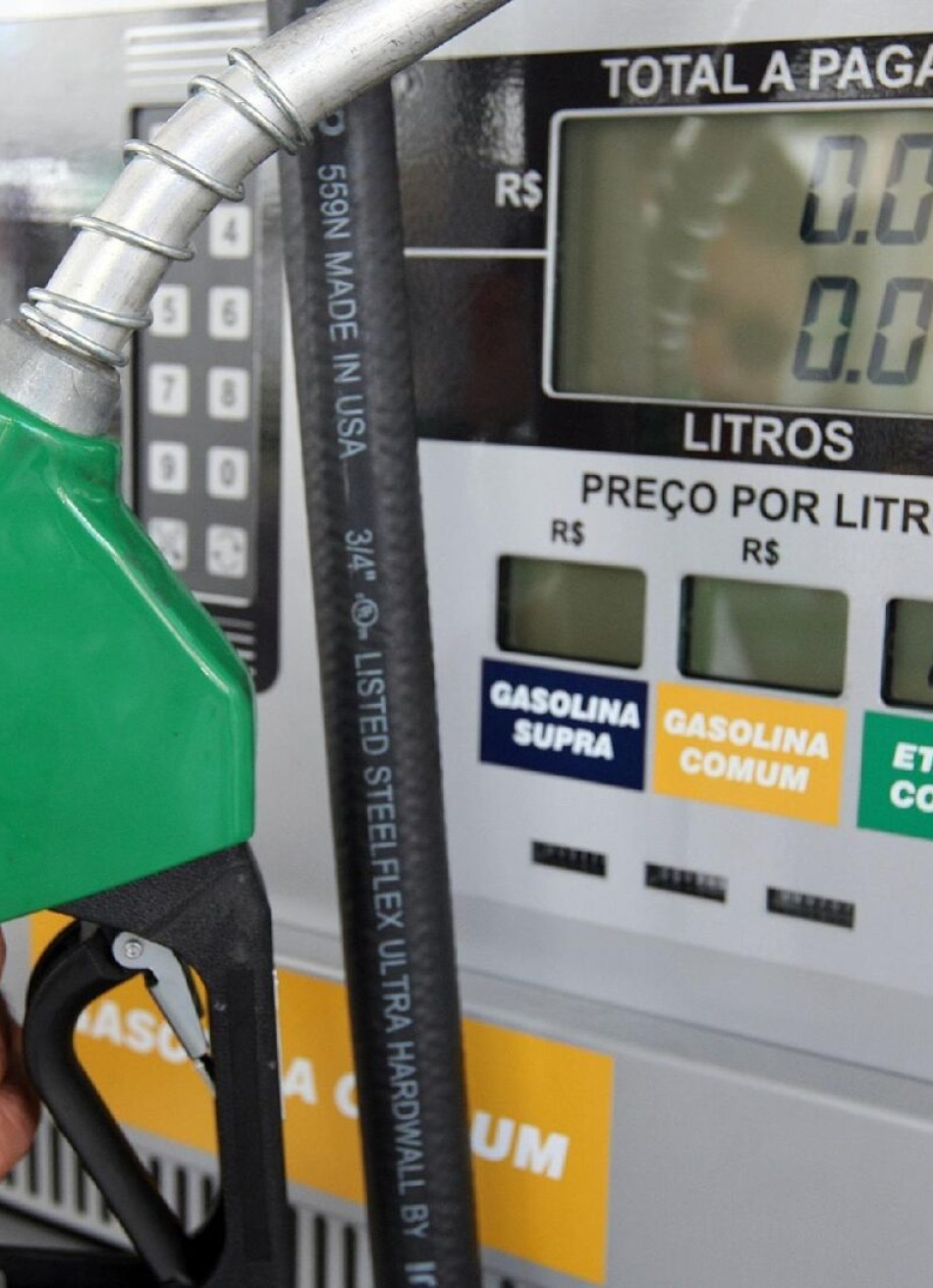 Petrobrás anunciou nesta quinta-feira um aumento no preço da gasolina e do óleo diesel