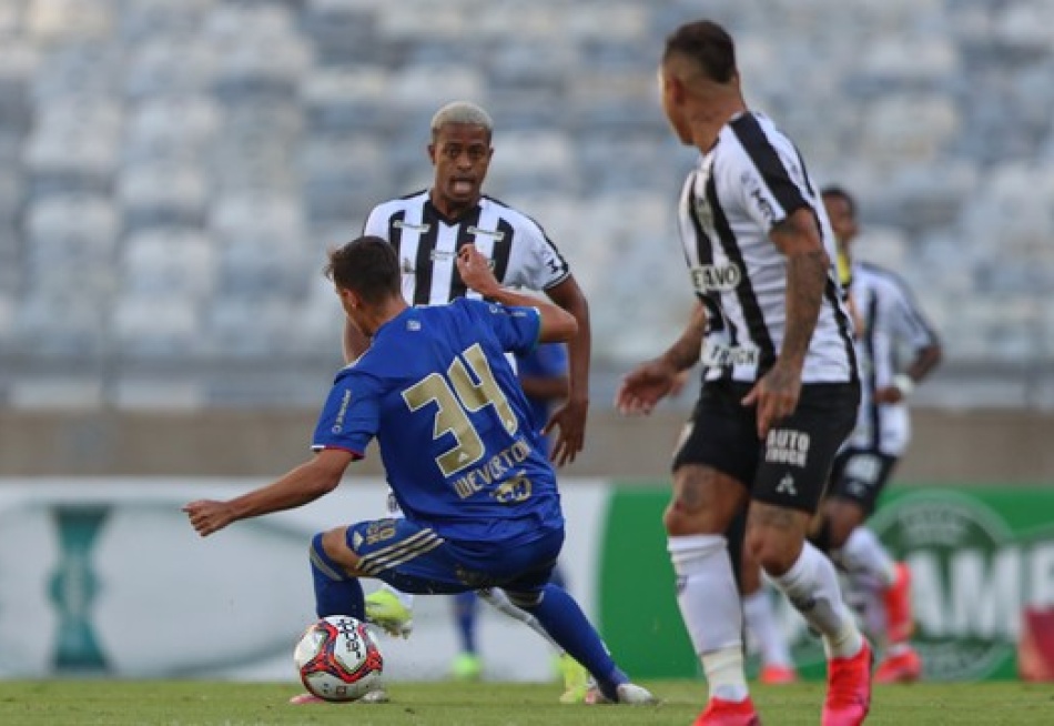 Cruzeiro vence clássico contra o Atlético e assume a vice-liderança do Campeonato Mineiro