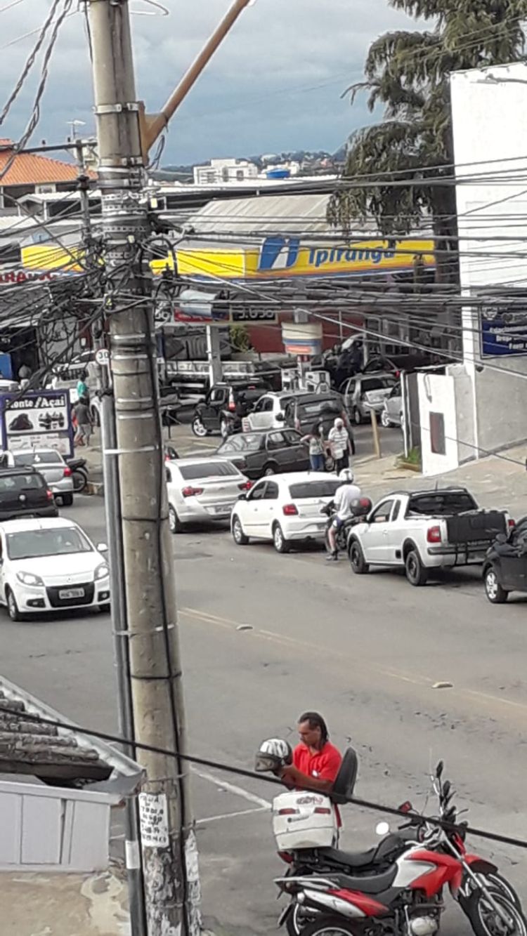 Greve dos caminhoneiros do transporte de Combustíveis de Minas Gerais tem reflexos nos postos de gasolina da capital