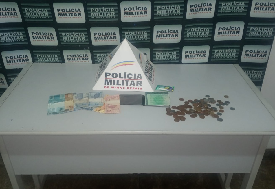 Homem é preso no centro de Pará de Minas acusado de furtar documentos e dinheiro de dentro de um carro