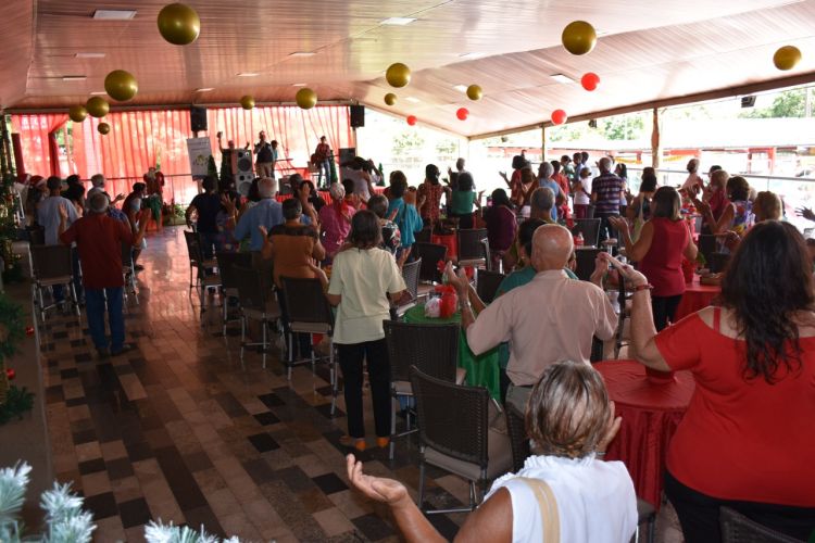 AABB realizou almoço de Natal para idosos acompanhados no Serviço de Convivência e Fortalecimento de Vínculos