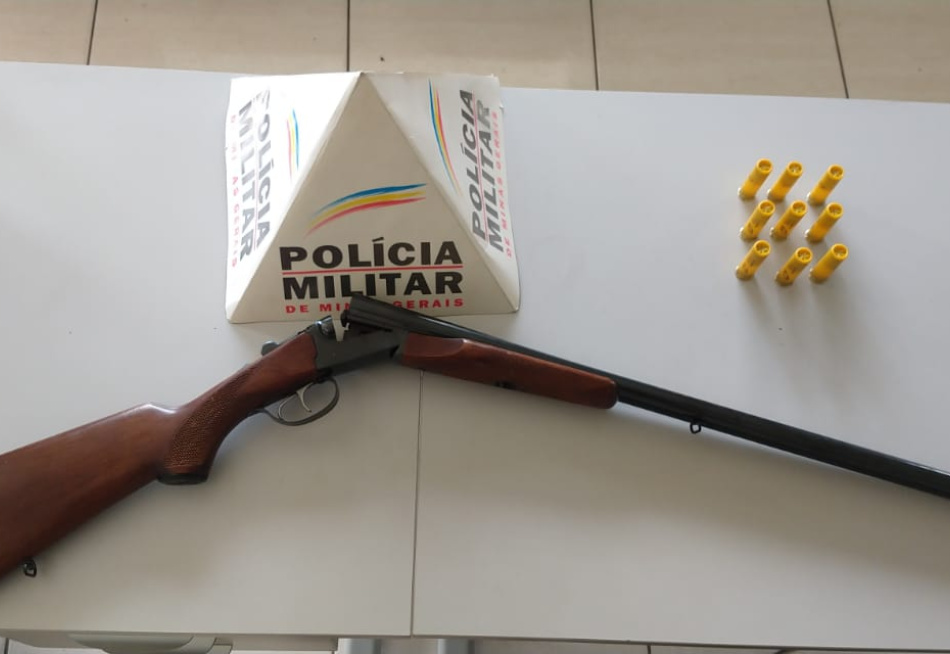 Homem é preso pela Polícia Militar com uma espingarda .20 e nove cartuchos do mesmo calibre