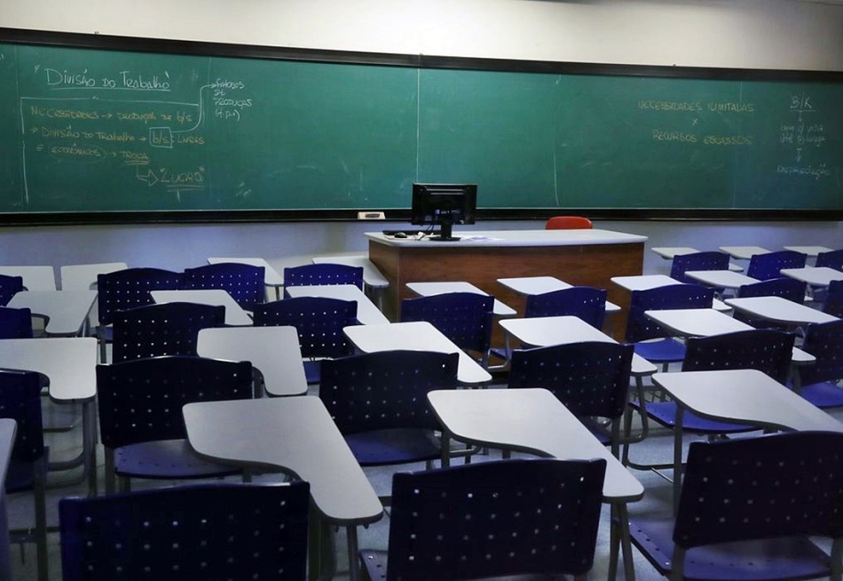 Estado divulgou novo protocolo que permite retorno de 100% dos alunos para as salas de aula