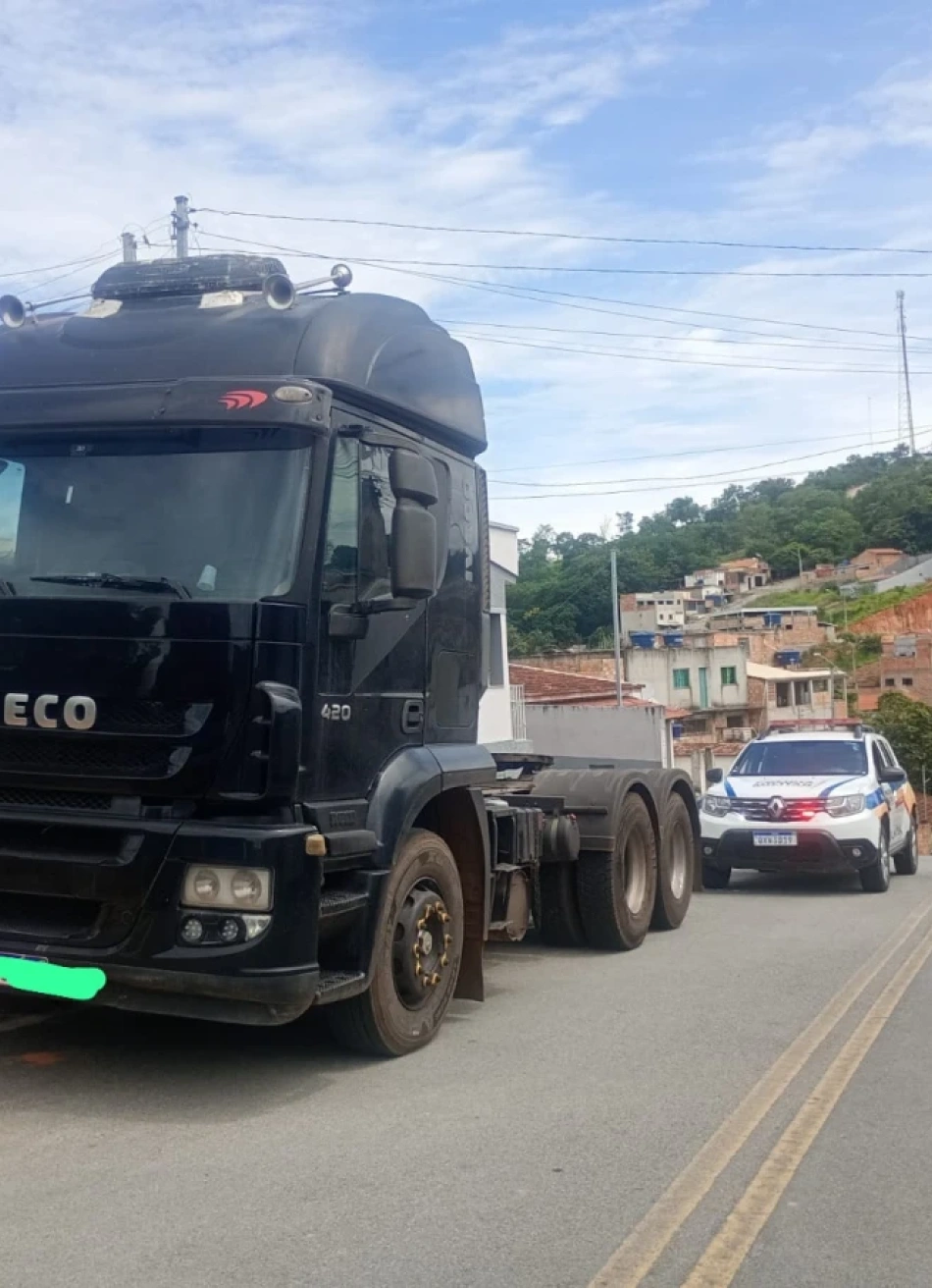 Veículo furtado em Contagem é recuperado em  Antunes.