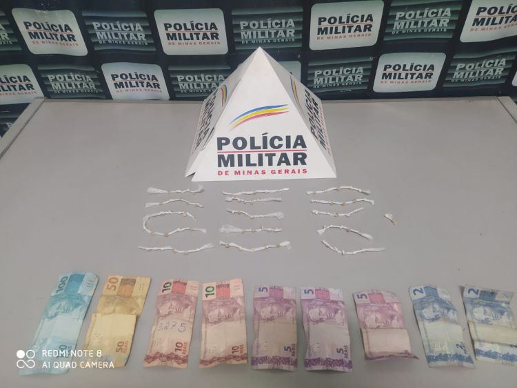 Adolescente é apreendido pela Polícia Militar no bairro São Paulo com 76 pedras de crack e R$189,00 em dinheiro
