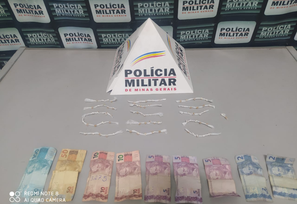 Adolescente é apreendido pela Polícia Militar no bairro São Paulo com 76 pedras de crack e R$189,00 em dinheiro