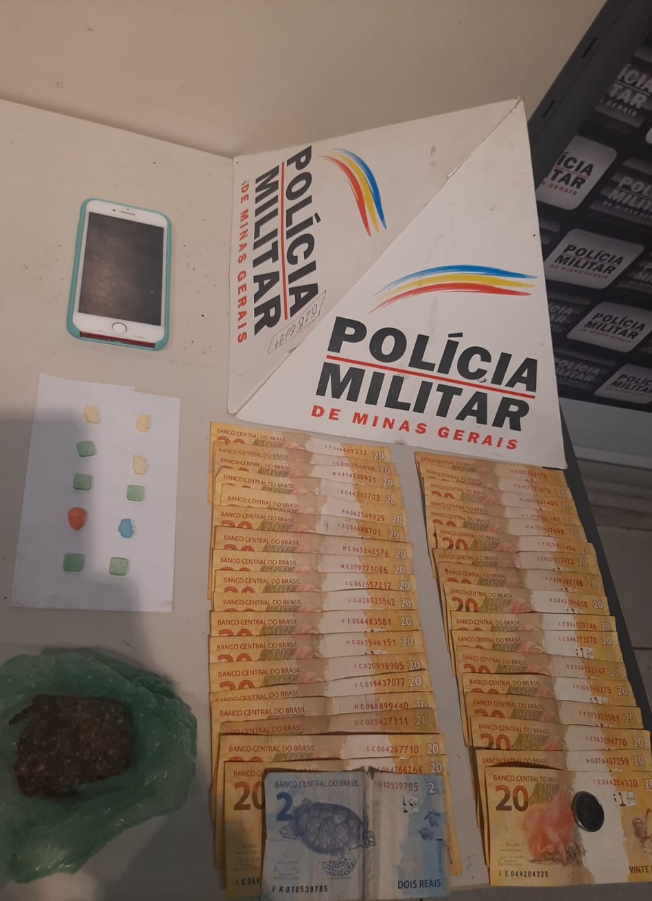 Homem é preso em Pompéu com 21 buchas de maconha