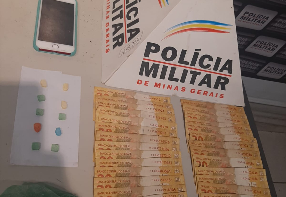 Homem é preso em Pompéu com 21 buchas de maconha