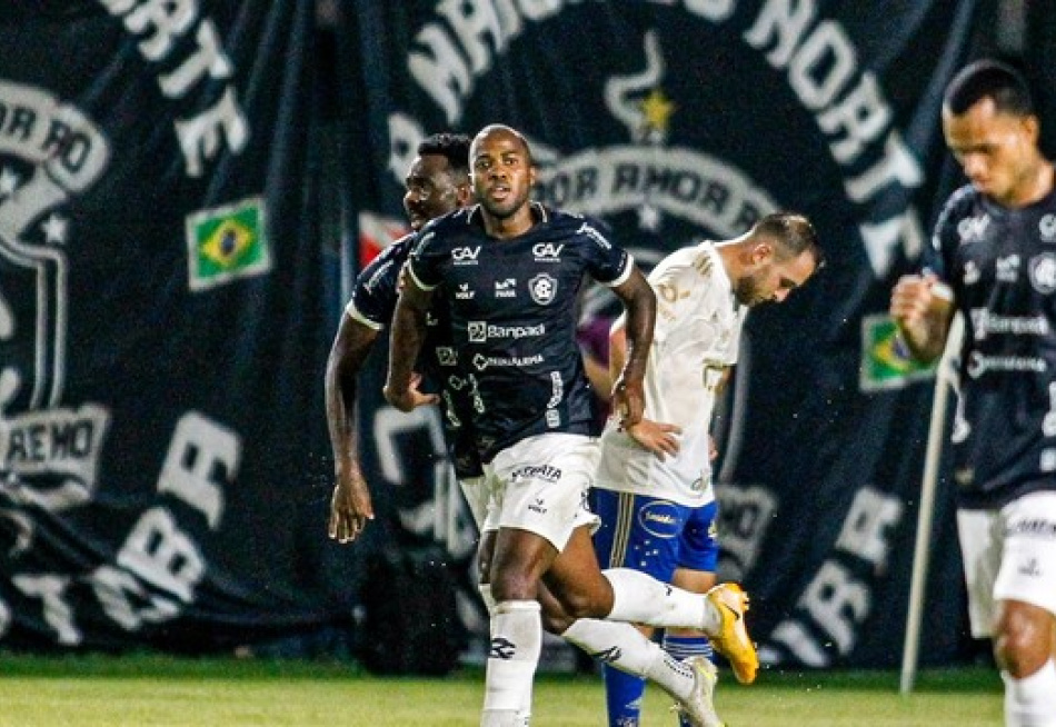 Cruzeiro é derrotado pelo Remo e entra na zona de rebaixamento da Série B