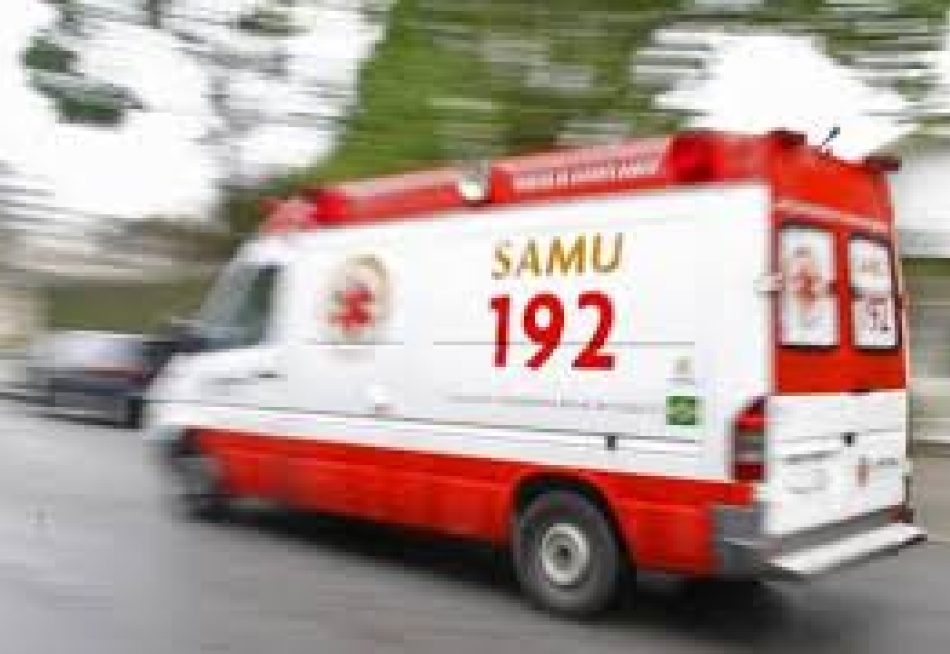Homem sofre acidente no bairro JK e é levado para o HNSC com suspeita de fratura na perna