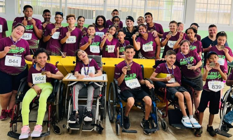 POLÍCIA MILITAR REALIZA VISITA ESPECIAL A ALUNOS DA APAE EM NOVA SERRANA