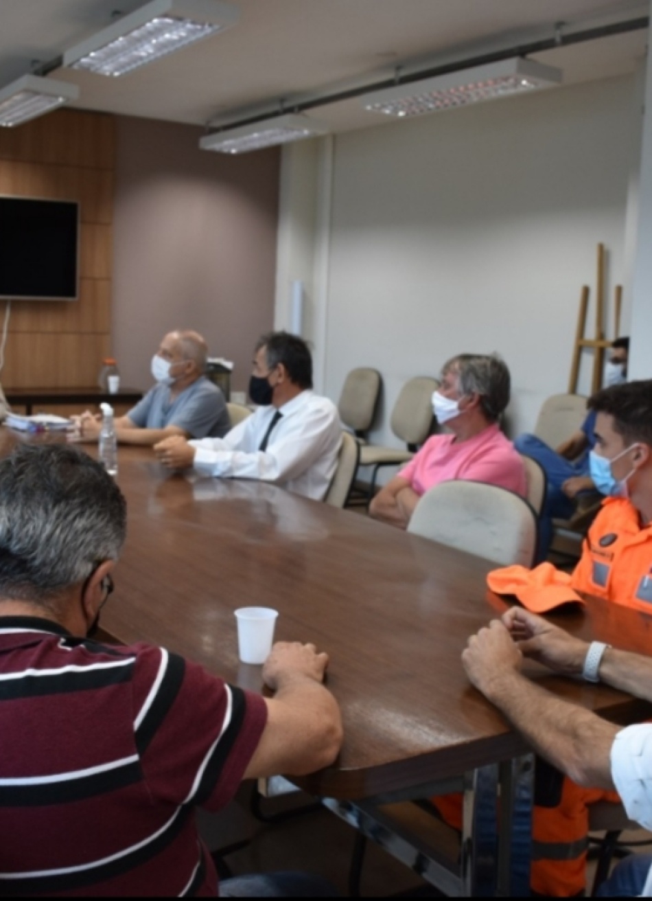 Comitê de combate à Covid-19 de Pará de Minas edita novo decreto que proíbe shows ao vivo