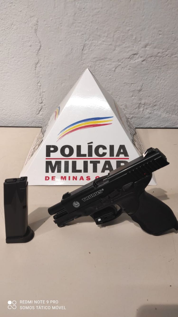 Polícia Militar apreende simulacro de arma de fogo em Divinópolis