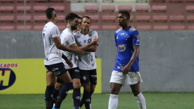 Cruzeiro é derrotado pelo Remo em partida da 32ª rodada da Série B