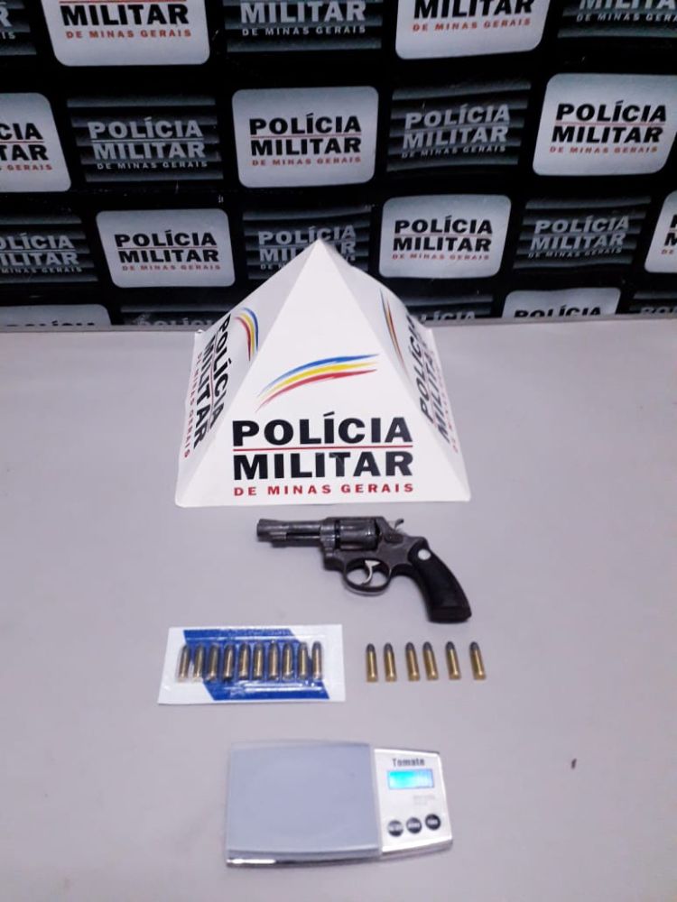 Suspeito de tráfico de drogas é preso pela Polícia Militar no bairro Santos Dumont