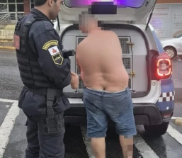 Homem é esfaqueado ao tentar intervir em briga de casal no bairro Industrial II; GCM localiza e prende suspeito