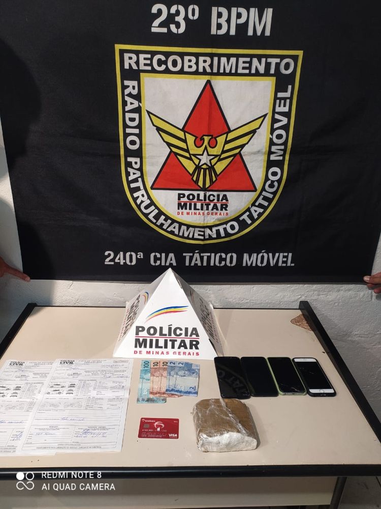 Polícia Militar realiza prisão de quatro indivíduos que estavam transportando drogas de Divinópolis para Pimenta
