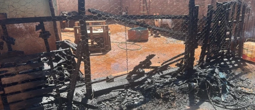 Incêndio atinge imóvel utilizado como canil no bairro Senador Valadares, em Pará de Minas