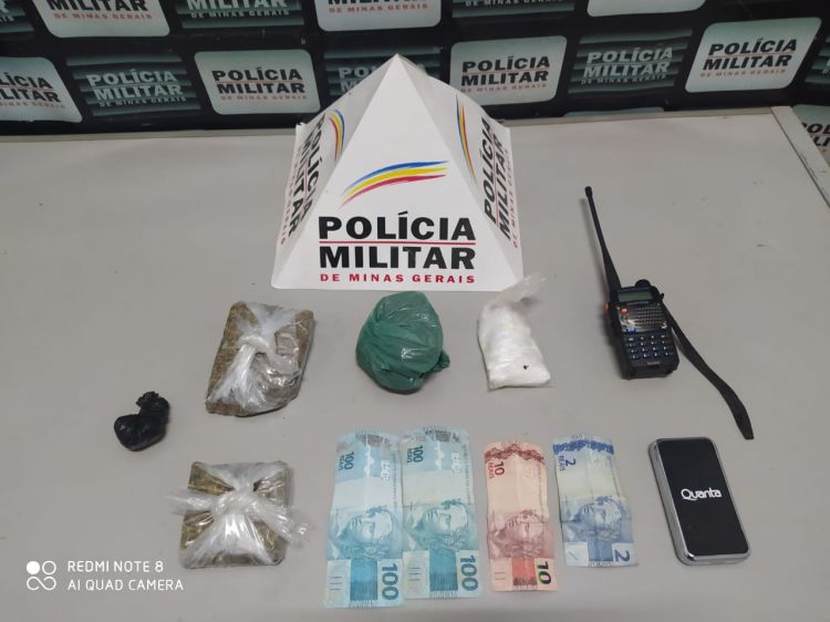 Polícia Militar apreende tabletes e porções de maconha no bairro Castelo Branco, em Pará de Minas