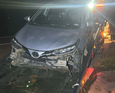 *Suspeito com mandado de prisão foge após confronto com a PM na BR-262 e deixa drogas e veículo clonado*