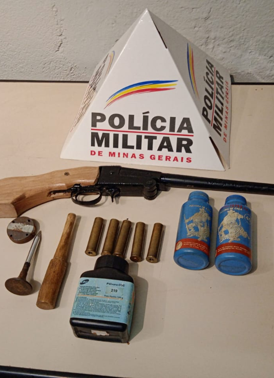 Homem é preso em Divinópolis acusado de porte ilegal de arma de fogo