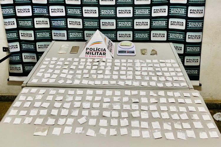 Homem é preso no bairro São Cristovão com 236 papelotes de cocaína