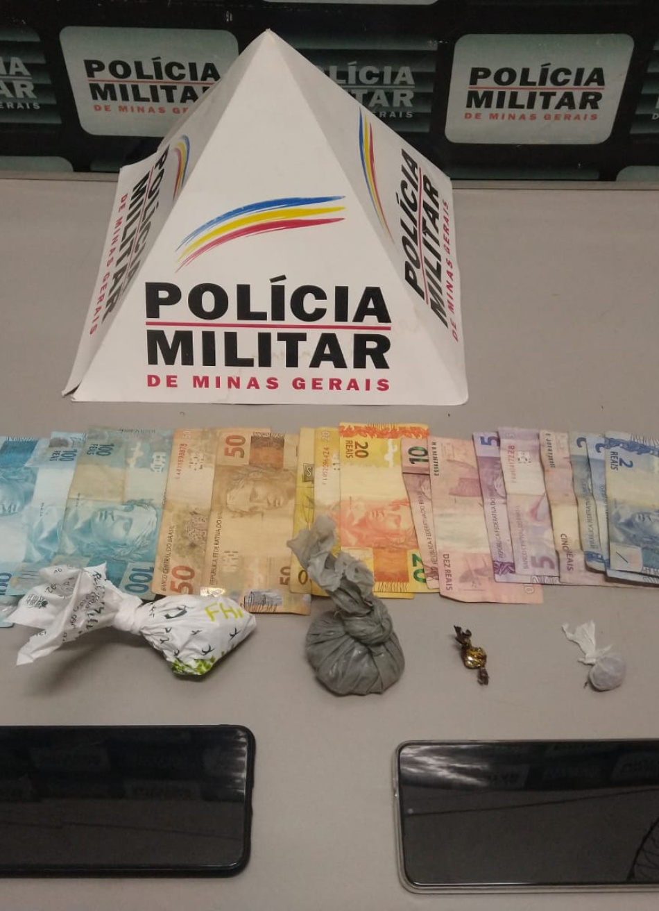 Três homens e um adolescente são presos no bairro Santos Dumont suspeitos de tráfico de drogas