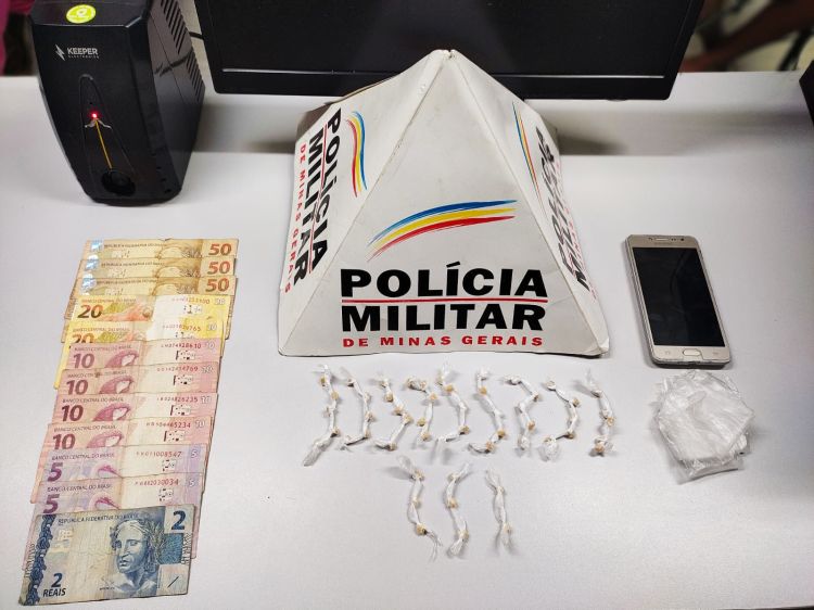 Dupla é detida no bairro São Paulo com 53 pedras de crack