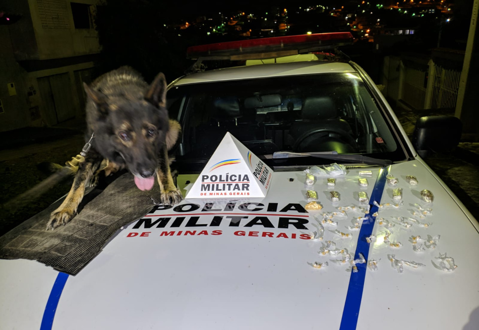 Dupla é presa em Divinópolis com 81 pedras de crack e 10 tabletes de maconha